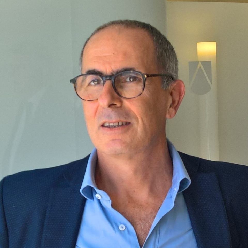 "Chiediamo tasse,bollette di elettricità, gas e acqua, mutui e i prestiti sospesi per imprese dell'area fiorentina."Così Paolo Gori, pres. <a href="/confirenze/">Confartigianato Fi.</a>  area commercio e servizi su <a href="/toscana24_/">T24</a> 
bit.ly/2VpPDKq  #coronavirus 
<a href="/AlexSorani/">Alessandro V. Sorani</a> <a href="/JacopoFerretti1/">Jacopo Ferretti</a>