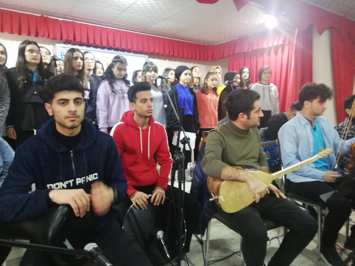 Siirtgsl (@siirttgsl) on Twitter photo Güzel Sanatlar Lisesi Öğrencileri Okullarla Buluşuyor projesi kapsamında müzik dinletisi için bizleri misafir eden Zübeyde Hanım Mesleki ve teknik Anadolu Lisesine teşekkür ederiz. <a href="/ziyaselcuk/">Ziya Selçuk</a> @alifuatatik <a href="/mem_siirt/">Siirt İl Millî Eğitim Müdürlüğü</a> <a href="/dnzdp1979/">Deniz Edip</a> Güzel Sanatlar Lisesi Öğrencileri Okullarla Buluşuyor projesi kapsamında müzik dinletisi için bizleri misafir eden Zübeyde Hanım Mesleki ve teknik Anadolu Lisesine teşekkür ederiz. <a href="/ziyaselcuk/">Ziya Selçuk</a> @alifuatatik <a href="/mem_siirt/">Siirt İl Millî Eğitim Müdürlüğü</a> <a href="/dnzdp1979/">Deniz Edip</a>
