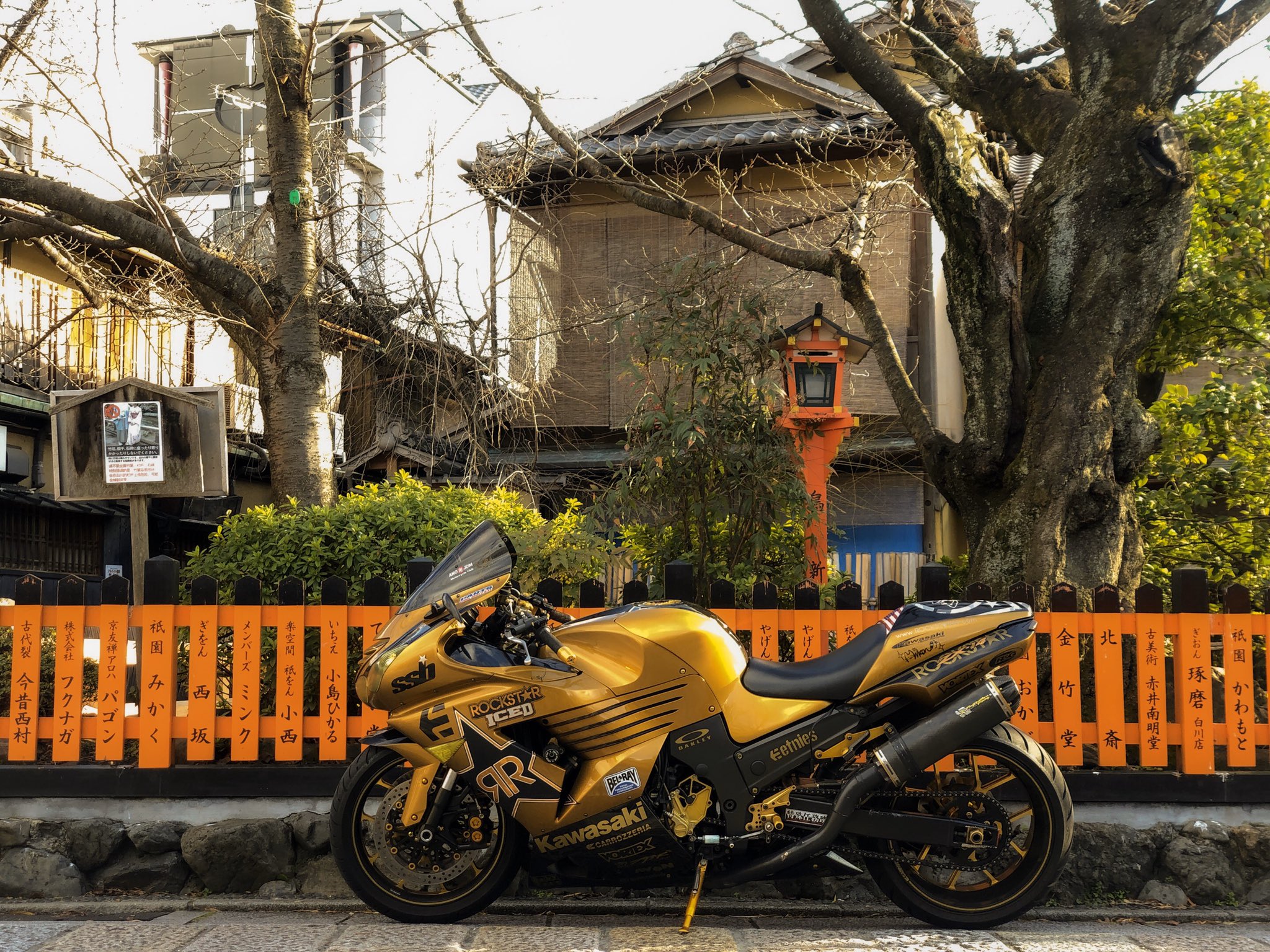 黄色いハイライター 黄色いハイライター