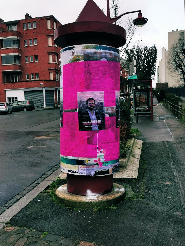 DuRhine's tweet photo. Allo @jmgoustour vous critiquez la #Démocratie au #Pré mais votre réponse est-elle celle de la photo ci-dessous avec de larges papiers roses ? #FaitesCeQueJeDisPasCeQueJeFais #EnAvantLaVilleÉcologique #Nombriliste #UnePhotoDeMoiSuffit 🤣 https://t.co/PHUJfPiUOy