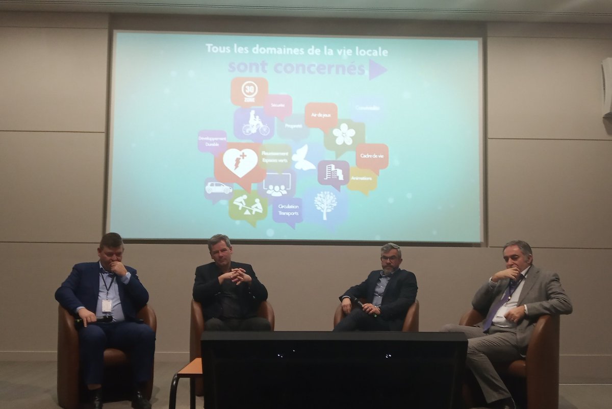 TFressin's tweet image. A un #miditech de la @communaute_cimi pour écouter d&apos;excellents intervenants sur les #smartCities #smartCity. 🙂