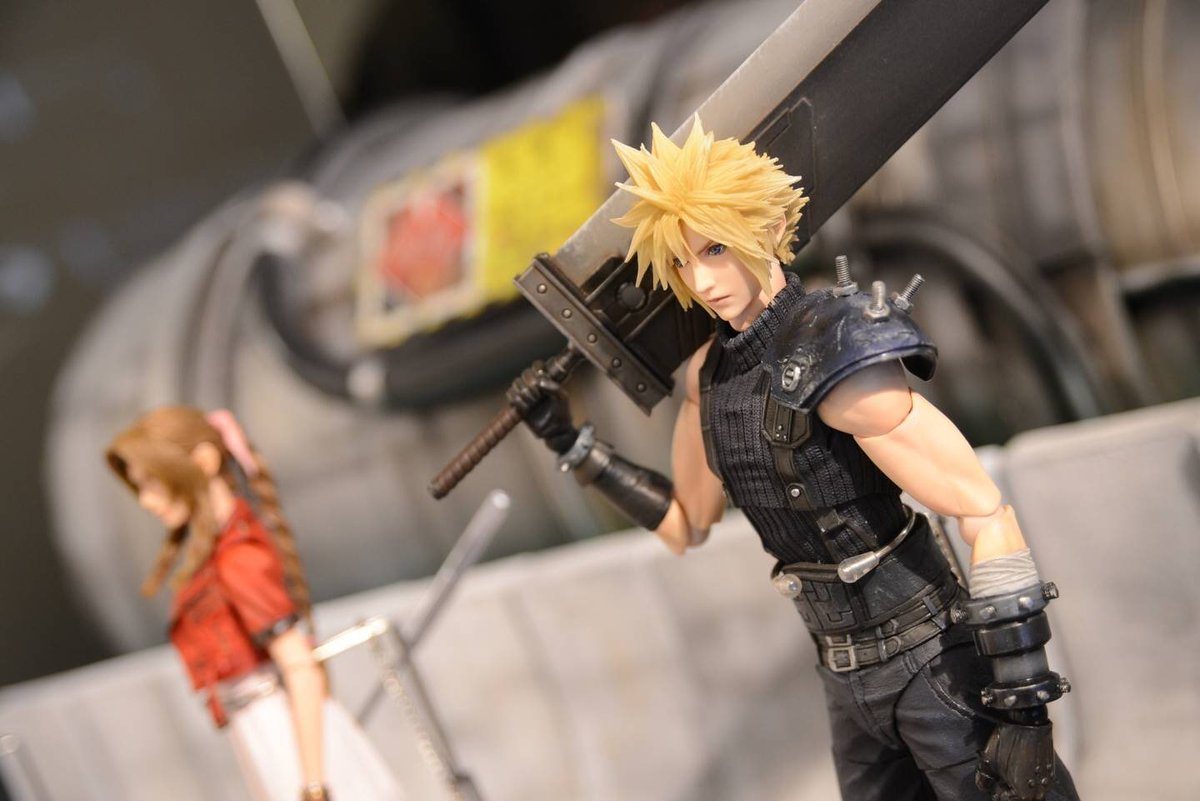 Yu Ff7r プレイアーツ改 トイフェアで展示ないと思ったらどうやら台湾のコラボショップに出張してたみたいです クラウドの顔が新規パーツになってるんですけどこれはまさか バレットも顔変更されてるっぽい Playartskai プレイアーツ改