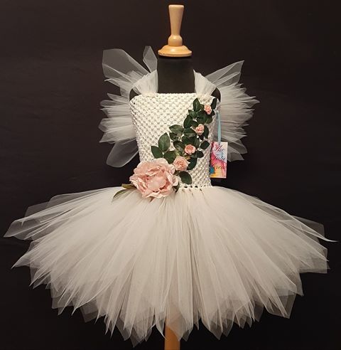 How stunning is this tutu dress made with Raindrops Boutique products by the wonderful @thetutucrew Beautiful 💕 raindropsboutique.co.uk #tutus #tutudress #dressup #memade #handmade #tulle #certified #crochet #flowers #thetutucrew #nosew 😍😍