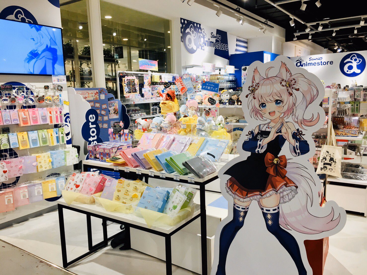 サンリオアニメストア公式 なんば店 情報 なんばマルイ1fでのmashumairesh 4人のパネル展示は3月3日 火 まで また 7fサンリオアニメストアの売場ではバイト中のほわんちゃんがお待ちしております サンリオアニメ Sb69 ましゅまいれっしゅ