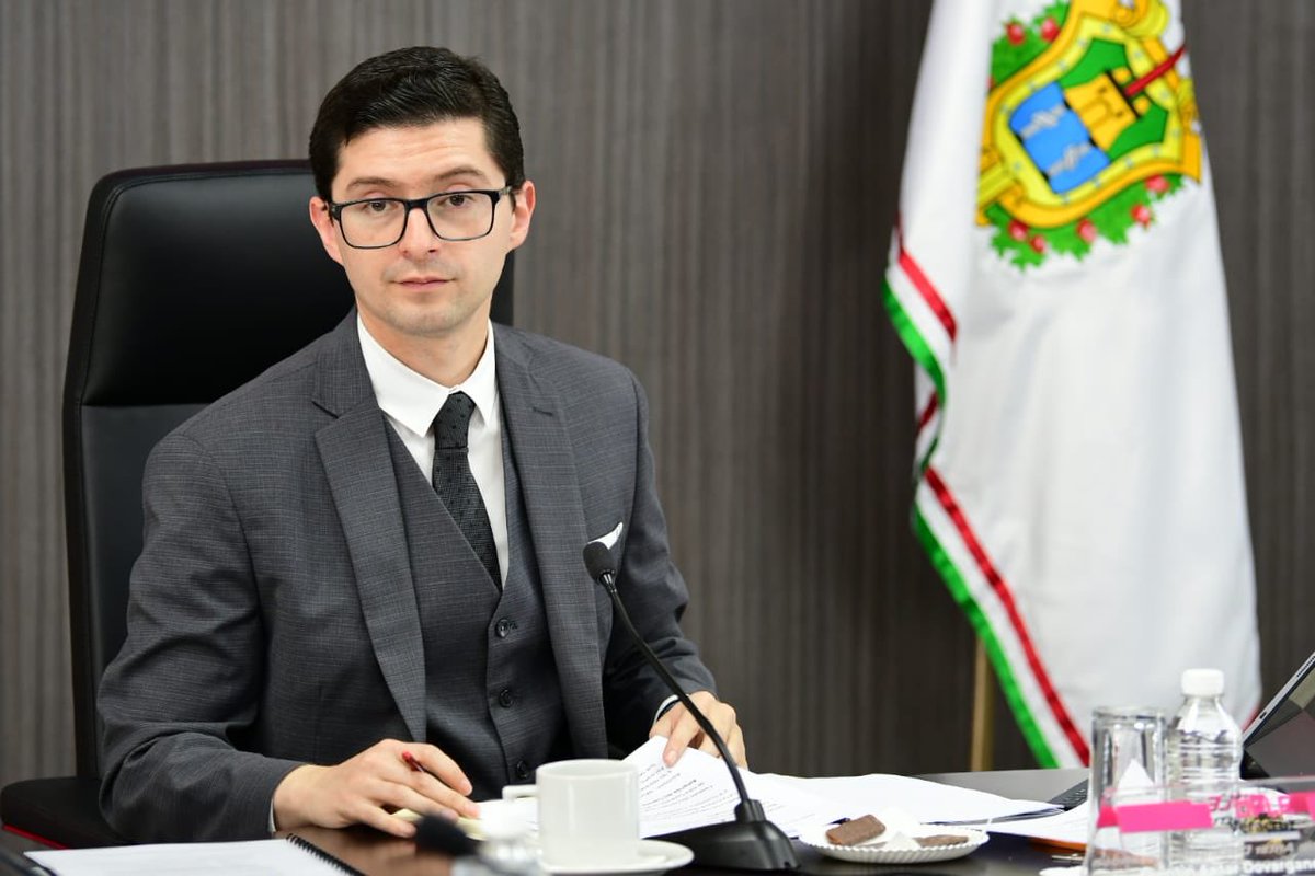 ople_Ver's tweet photo. #Ahora | El Consejero Electoral @QuintinDov, preside la Sesión Extraordinaria de la Comisión Especial para la Promoción de la Cultura Democrática. https://t.co/OaTB8lhViC