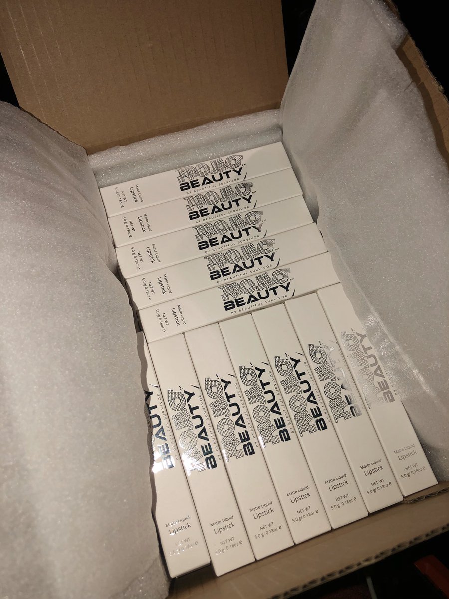 TROQUELL's tweet photo. Got this from out the projects, ain’t no silver spoons.
#ProjectBeauty 5 lip colors dropping. https://t.co/G0O1sFhiGn