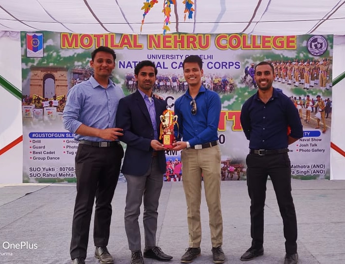 azadkr60's tweet photo. NCC Fest 2020 "VIKRANT"
2019 ka Award 2020 me seniors dwara lene ka sobhagya prapt hua.😊
#2DAB #NCC #MLNC #BHM https://t.co/fhQbQkR6mh