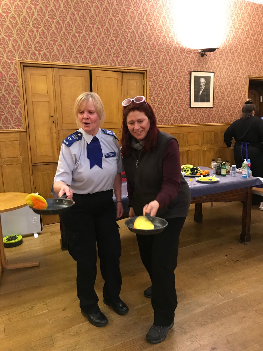 MPSStanley's tweet photo. Thank you for inviting us to join your pancake party @SLCCChelsea
We thoroughly enjoyed joining the community event, young and old all together, lots of delicious pancakes to eat and a a lot of fun in the pancake races!
@metpoliceuk #RBKCMayor https://t.co/4CYqjAf4K3