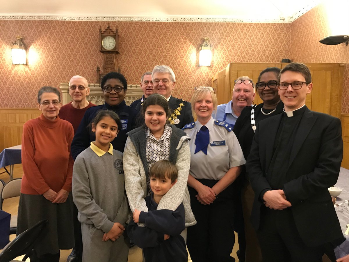 MPSStanley's tweet photo. Thank you for inviting us to join your pancake party @SLCCChelsea
We thoroughly enjoyed joining the community event, young and old all together, lots of delicious pancakes to eat and a a lot of fun in the pancake races!
@metpoliceuk #RBKCMayor https://t.co/4CYqjAf4K3
