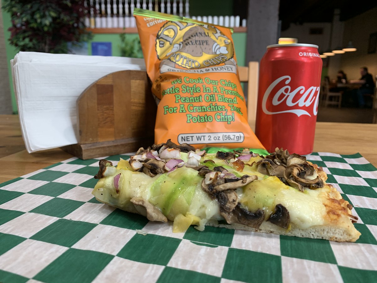 ChateauCC's tweet photo. Treat yoself to a veggie white pizza today! With garlic, basil, mushrooms, zucchini and red onion 😋😍 Or grab a plain or pepperoni slice! Also available today is Shrimp &amp; Corn Chowder and Loaded Potato Soup! #food #eatfresh #eatlocal #412eats #buylocal #pittsburgh #lunch https://t.co/XHmNpCnVzA