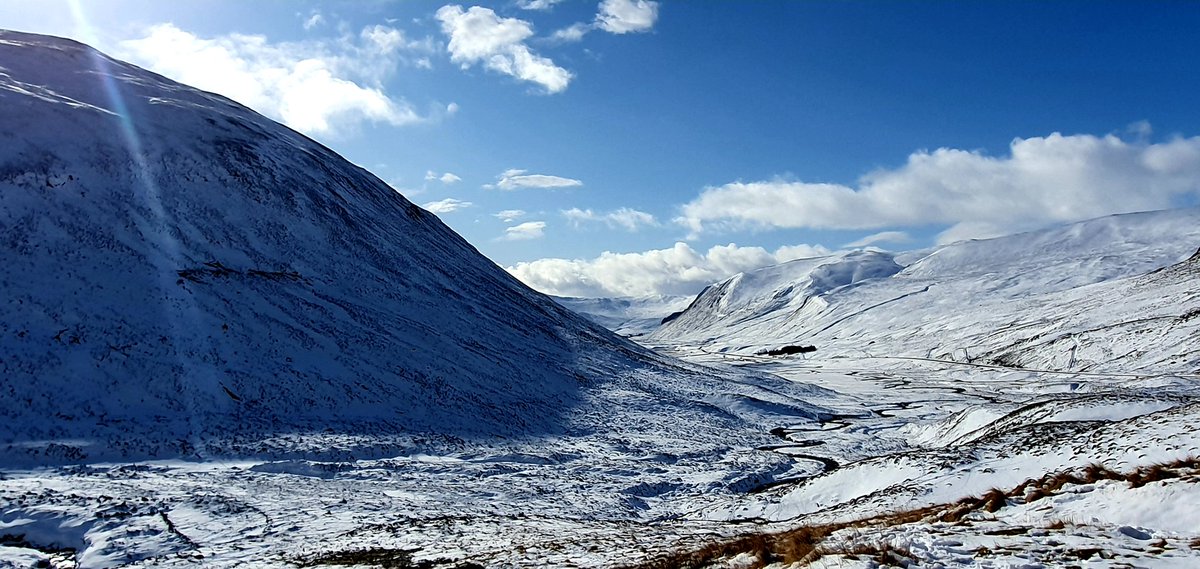 jcunningham1967's tweet photo. The Cairnwell Pass, Glenshee, today. https://t.co/Z9u3BVG9X7