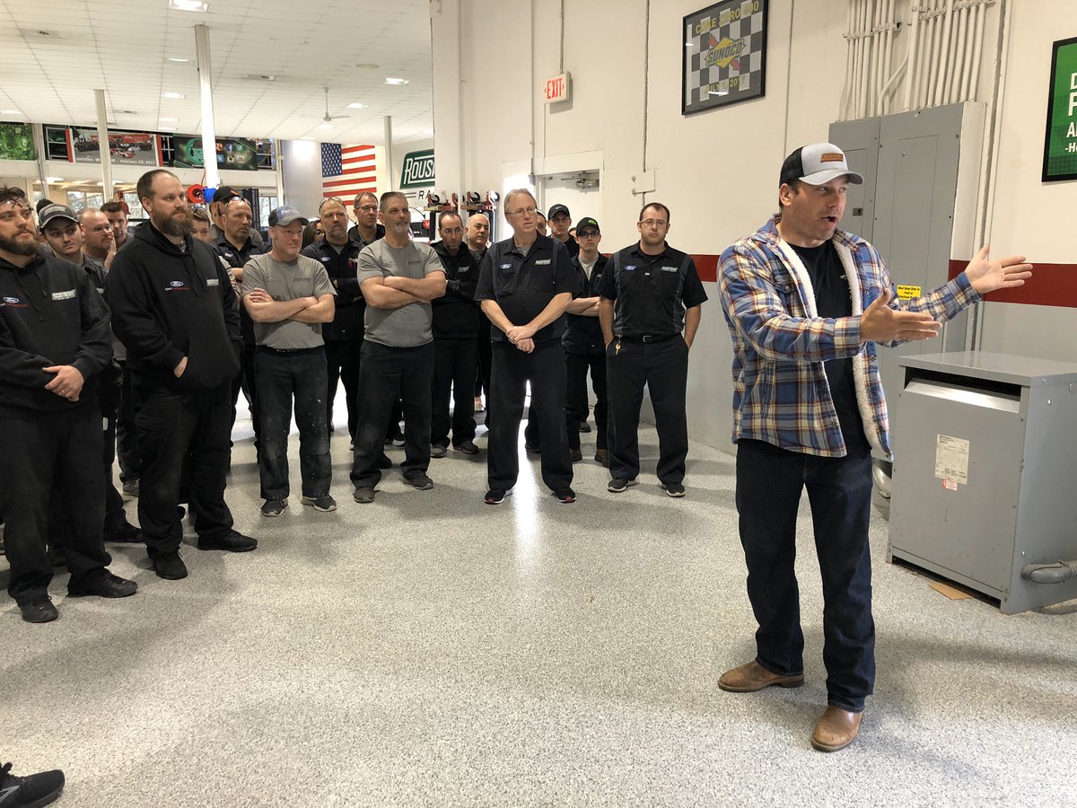 RFKracing's tweet image. So we had a special visitor today. Great to see @RyanJNewman back at the shop and receiving a standing ovation by all! #RFRDriven 👍🏻
