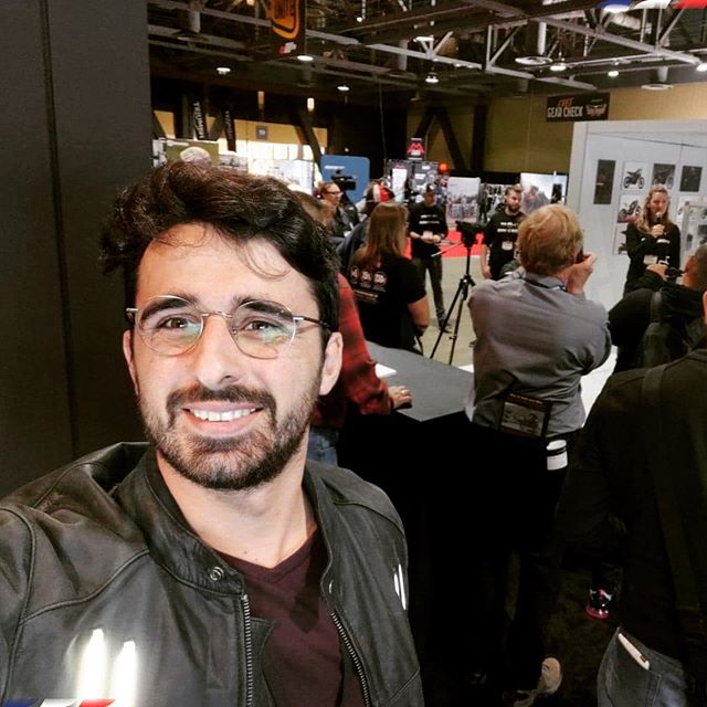 Raylierofficial's tweet photo. 🇫🇷 ➡️ 🇨🇦 Après la très belle édition du salondu2roueslyon , retrouvez Thibaut au salonmoto à Montréal ! ✌️
.
.
#ridesafe #moto #biker #bikerstyle #bikerlifestyle #leatherjacket #led #raylier #blousonraylier #lcdme https://t.co/s2JbtbQ7cx https://t.co/hLq4Ib49ST