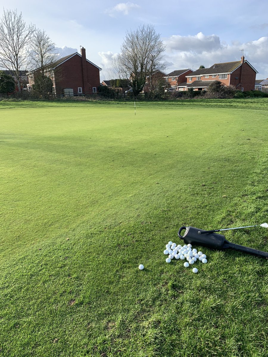 craigpgolf's tweet photo. Nice to clip and few today @nuneatongolf #coldthough and nice to see some golfers 🏌️♀️ 🏌️♂️ #members #itsgoodtotalk https://t.co/UZu4JcEwz2