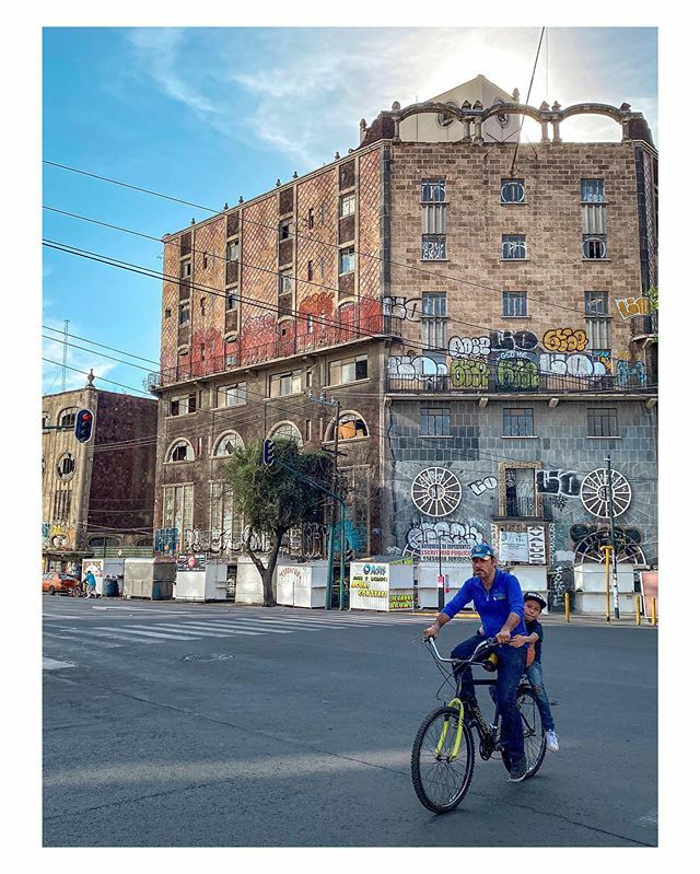 Maiky_Mejia's tweet photo. Abigarrado... Colonia Doctores. Ciudad de México. Febrero 2020. © .

#mexico #mexicodf #eldfrifa #mex #mexicocity #cdmx #barrio #color #urbex #blue #retro #urban #bluesky #ladoctores #everybodystreet #perspective #street #capturestreets #ourstreets #stre… https://t.co/sFV10fL7i0 https://t.co/OStE1479un