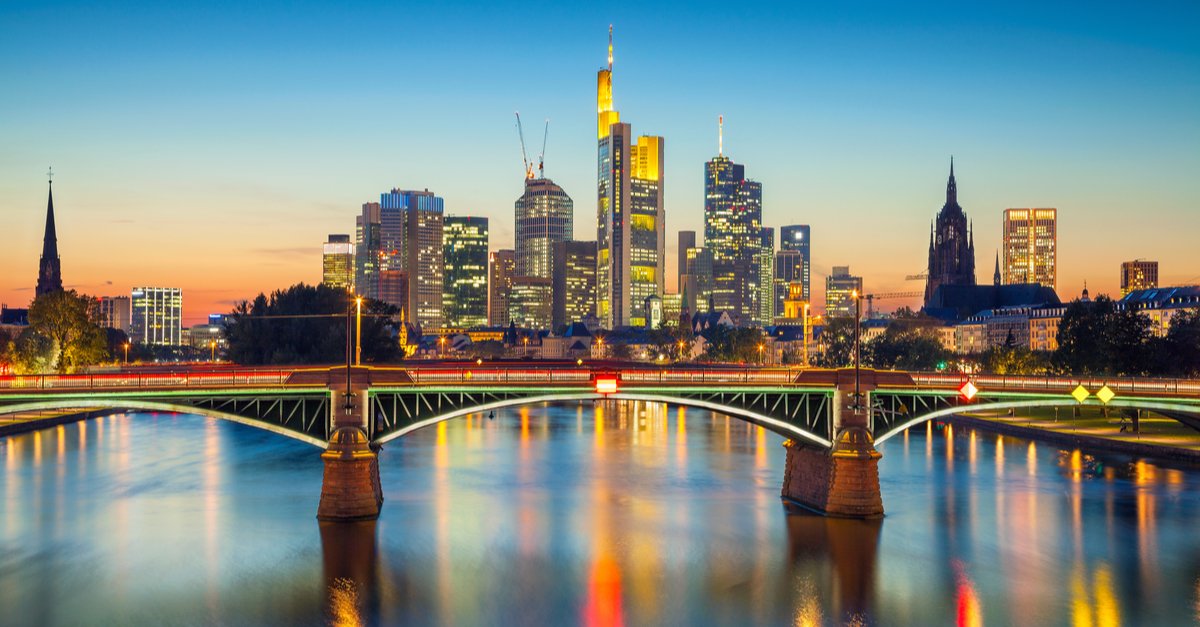 GLA_Airport's tweet photo. Discover the fascinating history &amp; culture of #Frankfurt with deals from only £88pp with @lufthansa! Brimming with a rich collection of museums, historic buildings, and a lively art scene, this #German city has it all!
Book now! https://t.co/8Ecng4YOxk 
#flyGLA #Dealsoftheweek https://t.co/2CwmOZ2VH5