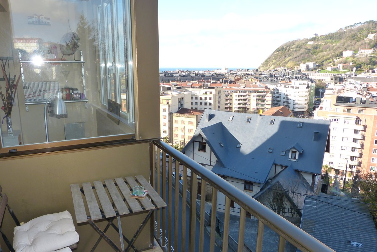 BurutaranInmo's tweet image. Z31992 Completo piso en zona residencial con preciosas vistas despejadas, amplio, cómodo y funcional. Garaje cerrado.

bit.ly/37WsuSg

#Donostia #SanSebastian #PisoEnAlquiler #Alquiler #Inmobiliaria #GrupoExin10 #RealEstate #Decoracion #HomeStage #Staging #StagingHouses