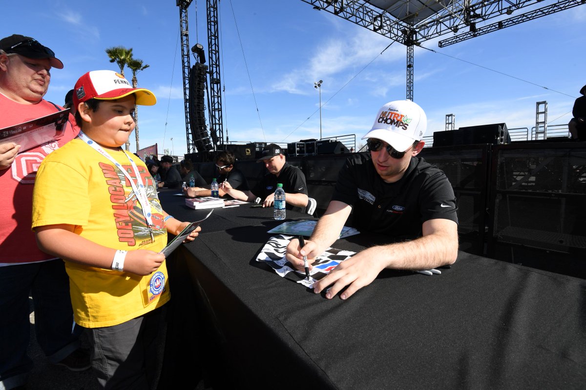 LeftysKidsClub's tweet photo. See you favorite #NASCAR Driver at one of these special appearances! https://t.co/cgmWR3CHTR https://t.co/fBau1VFMfP