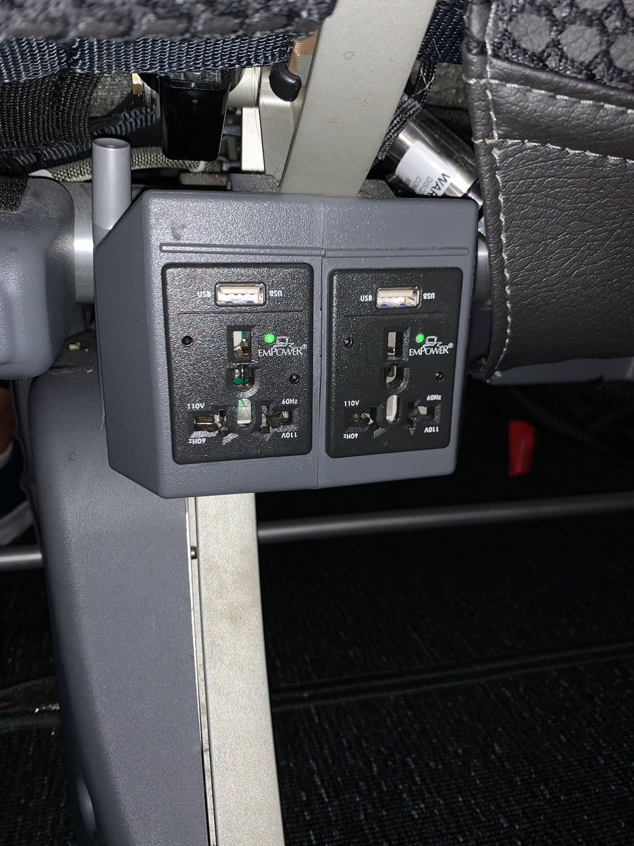 jessenowlin's tweet image. Headed back #UpInTheAir to Vegas again! Nice plane @JetBlue! New model or just updated internals? All new seats, nice new touchscreens and a place to charge your phone and laptop! Nice seeing these features come to the shorter hop flights I’m usually on 😎
#ITManager #SMBTechOps