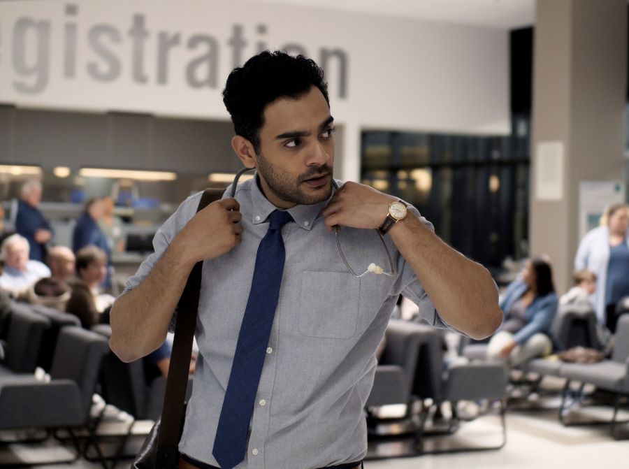 BillBriouxTV's tweet photo. Tonight's exciting and moving pilot episode of @TransplantCTV is one of the best network TV pilots I've seen in ages. Star-making performance from #HamzaHaq as a quick-thinking Syrian refugee who keeps a cool head in an emergency. Don't miss it. @CTV_PR #Transplant https://t.co/EAUWlnhJZe