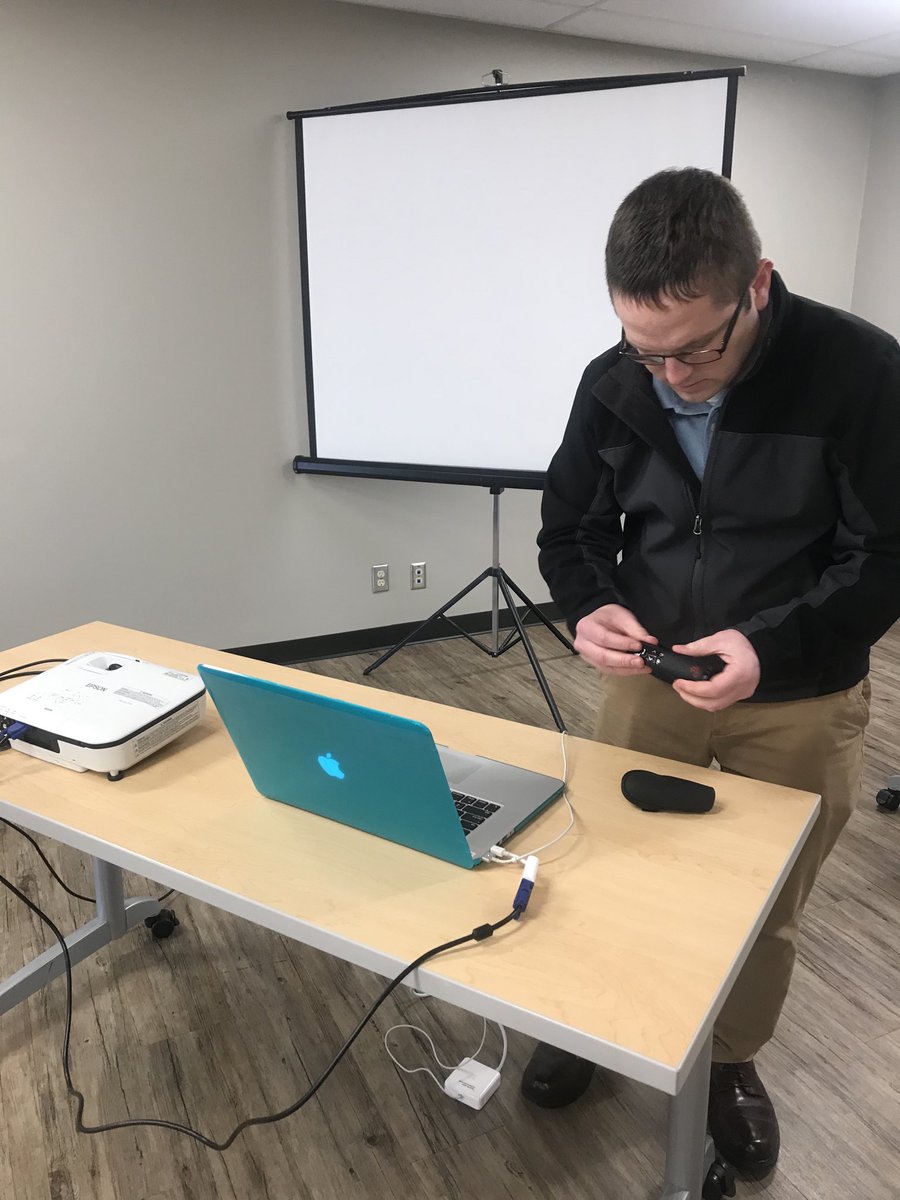 dnelson100's tweet image. Brad setting us up for a MCOM presentation to the Edmond Kiwanis club. #ucomcom