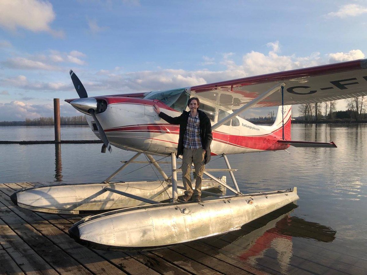 ftlangleyair's tweet photo. Pilot Cristobal E. completed his float rating yesterday. Wants to fly Beaver next! Let's do it! #cessna180 #FlyFloats2020 #FlytheFort #floatplane #seaplane #dhc-2 https://t.co/hUkEWA2JKu
