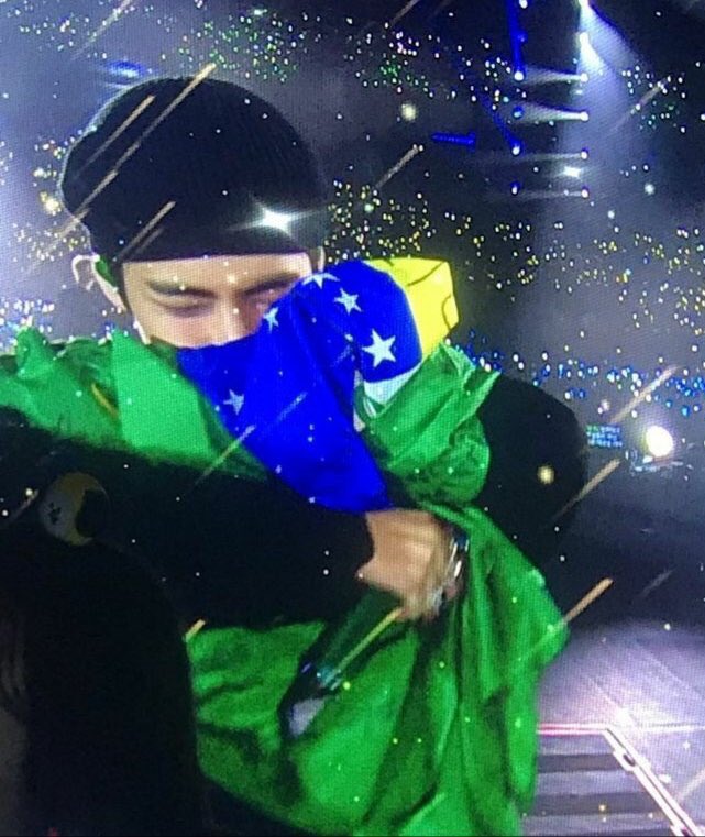 BackTheSoul's tweet photo. [🇧🇷👉👈] ➖ @BTS_twt ➖

Tradução da carta feita pela B-ARMY:

Oi TaeTae, como você está  Sei que é muito difícil para você ver minha mensagem, mas quero tentar mesmo assim.  Eu vim aqui hoje para dizer o quão importante você é para mim e como você se tornou uma das pessoas mais+ https://t.co/wckCJIHiFl