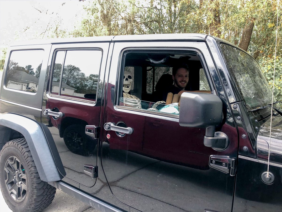 When <a href="/DageTheEvil/">DageTheEvil</a> &amp; his passenger drops off mail-ins and HeroMart returns, they do it in style.