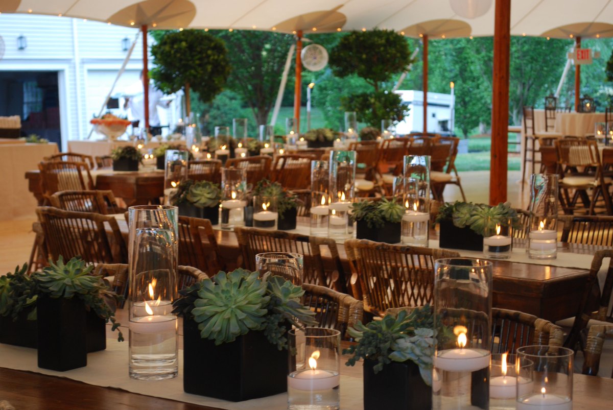 FoodDesignCater's tweet image. Succulents as a centerpiece were the perfect complement to this rustic-chic decor ✨🌿
 .
.
.
.
#weddingwednesday #eventplanner #weddingplanner #events #wedding #eventplanning #event #partyplanner #party #weddings #birthday #love #eventdecor #eventmanagement #eventdesign