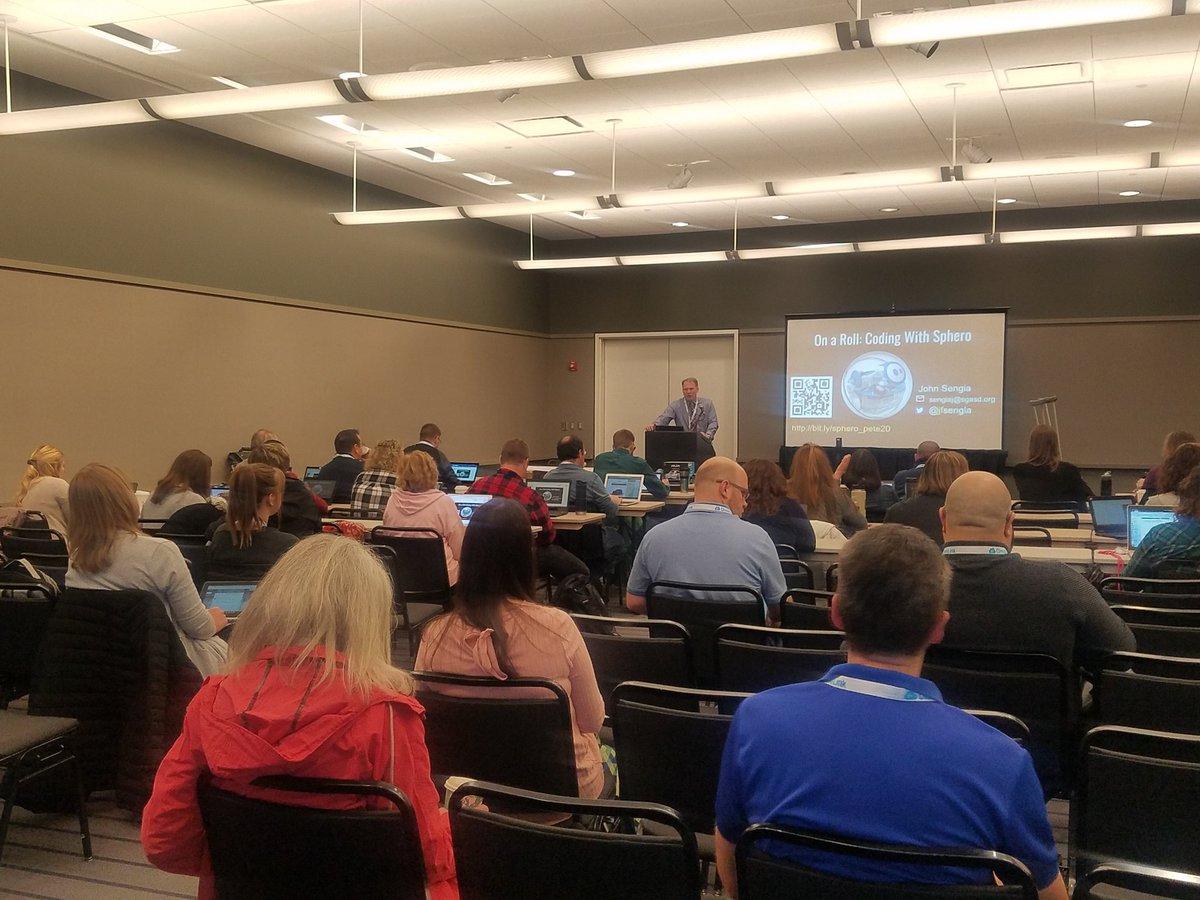 🎶 It's a pretty good crowd for a Wednesday 🎶...(especially at 8AM the last day of #peteandc!) <a href="/jfsengia/">John Sengia</a> is rocking his presentation on <a href="/SpheroEdu/">Sphero Education</a>. Find resources at bit.ly/sphero_pete20 #rocketpride
