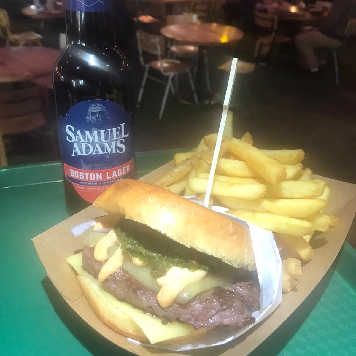 Our cheeseburgers are a great match with one of our American lagers. Treat yourself this hump day
#burgers #cheeseburger #food #TrinityKitchen #leeds #leedslife #leedsfoodie #trinityleeds #burgerporn