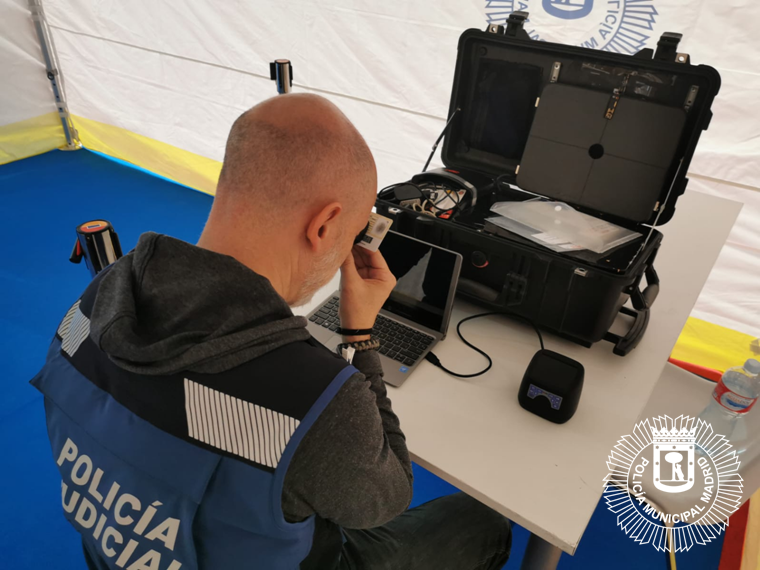 policiademadrid's tweet photo. Seguimos en @sicur en @feriademadrid, pabellón 4.  Todos nuestros últimos avances en #seguridad que aplicamos a nuestra operativa policial en #Madrid #SICUR2020 #UICJ https://t.co/PxfaH3TyY4