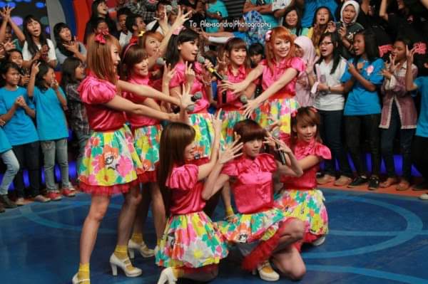 Happy birthday <a href="/Cherrybelleindo/">Cherrybelle Indonesia</a> yang ke 9 years semoga kalian cepat combeck ya sukses terus <a href="/AnisaRahma_Adi/">Anisa Rahma Adi</a> <a href="/Angel_ChiBi/">Margareth Angelina</a> <a href="/Cherly7uno/">Cherly juno</a> <a href="/mi_ChristyChiBi/">ChristySauraNoelaUnu</a> <a href="/FellyYoung21/">FellyYefanyFilliang</a> <a href="/gigigitch/">brigitta cynthia</a> <a href="/itsKeziakaramoy/">KeziaKaramoy</a> <a href="/xxRynisme/">Jessyca Auryn</a> <a href="/Steffy_ai/">Stefanny Margaretha |</a> #HappyAnniversary9YearOfCherrybelle