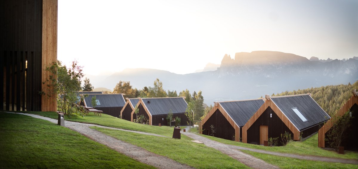 moranopr's tweet photo. You can't be much greener than ADLER Lodge RITTEN, except possibly for a tree house. #Italy #Alpine #Green #environmental #Healthy #Hotel #Nature #LuxuryTravel https://t.co/6F6rCBTrYg