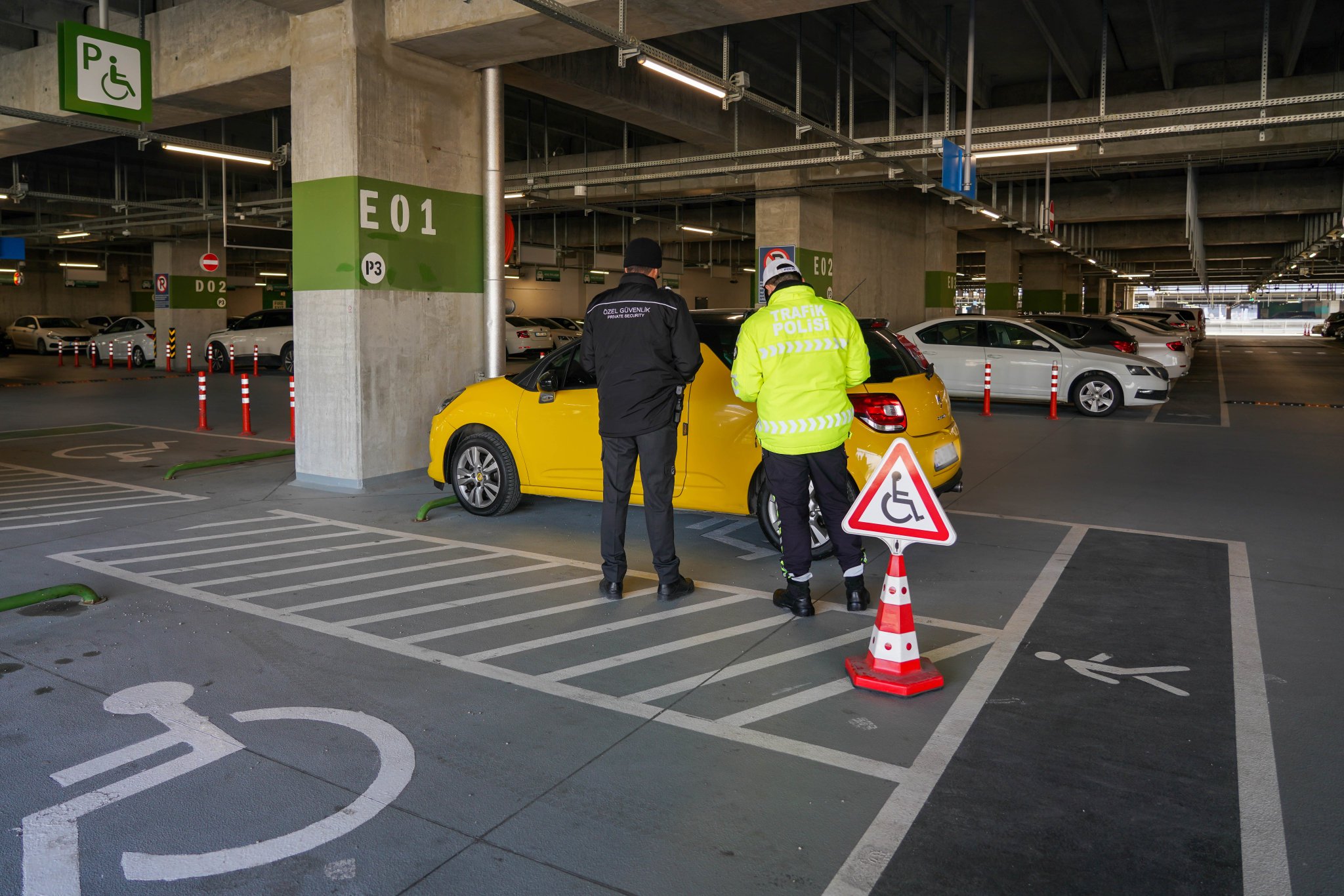 Iga Istanbul Airport On Twitter Istanbulhavalimani Otoparkinda Engelli Suruculere Ayrilmis Park Yerlerini Kullananlar Icin Trafik Polislerinin Denetimleri Ile Otopark Ekiplerimizin Farkindalik Calismalari Devam Ediyor Https T Co Q3gzreincw Iga Istanbul Airport On Twitter Istanbulhavalimani Otoparkinda Engelli Suruculere Ayrilmis Park Yerlerini Kullananlar Icin Trafik Polislerinin Denetimleri Ile Otopark Ekiplerimizin Farkindalik Calismalari Devam Ediyor Https T Co Q3gzreincw