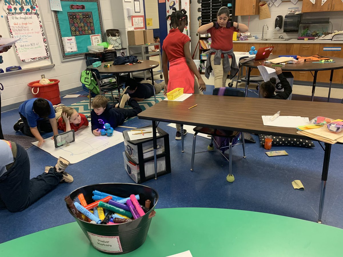 Programming Dash and Dot to teach 2 by 2 digit multiplication. @PrinciPAL_HDES <a href="/HDES_TF/">Tina Rutledge</a> @HDES_AP