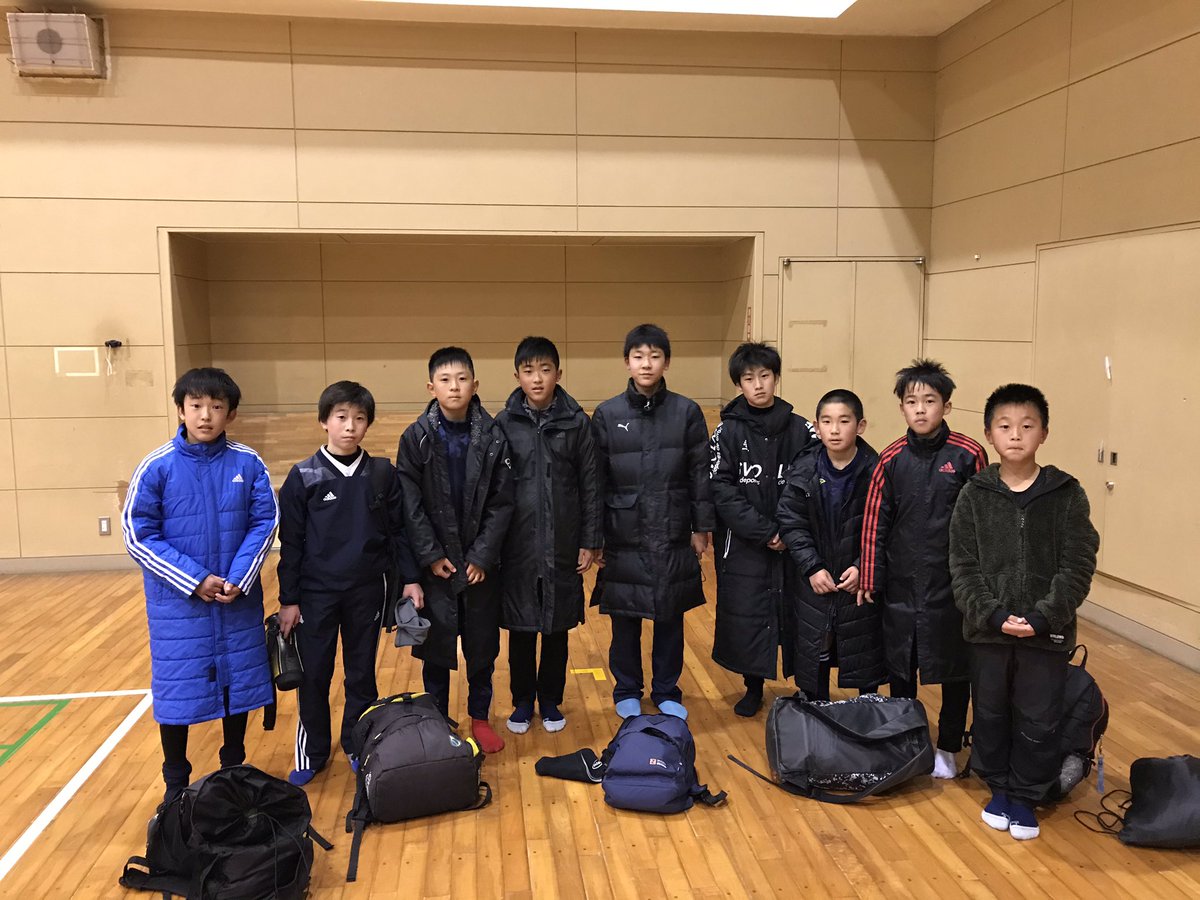 しらとり台fc しらとり台fc さつきが丘小学校 水曜フット 今日は6年生にとっては最終回 中学生になっても遊びにきてくれ