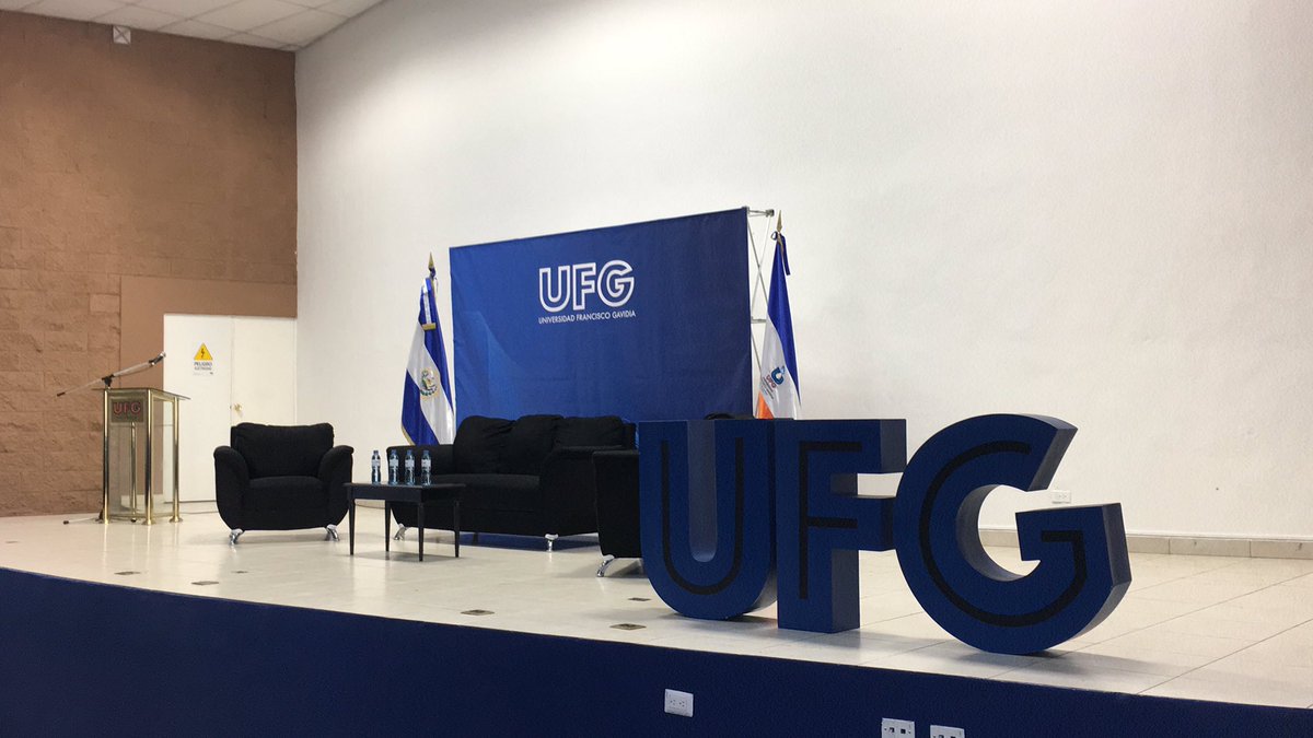 En unos minutos dará inicio el #foropermanente “El Salvador Actual: Institucionalidad democrática o presidencialismo”.  
En el auditorio E de la UFG.