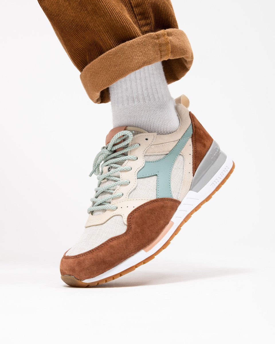 titoloshop's tweet photo. Diadora Intrepid "Desert Pack"
get yours ➡️ https://t.co/WrVbM7yEz8
US 8 (41) - US 11 (45)⠀
style code 🔎 201-175803-01-25014
#diadora #diadoraN9000 #desertpack #desert ⠀
#titolo #titoloshop https://t.co/x8gVOx5AgF