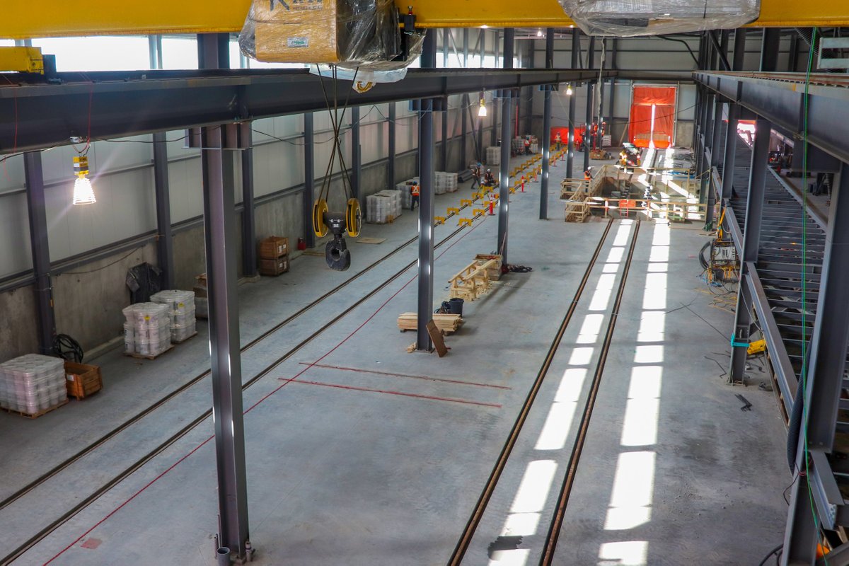 REMgrandmtl's tweet photo. Le centre de maintenance et d'opération sort de terre à Brossard. Ce site deviendra le centre névralgique du réseau et doit être prêt pour la phase de tests dès l'automne 2020. https://t.co/5Z1hqpKX3H