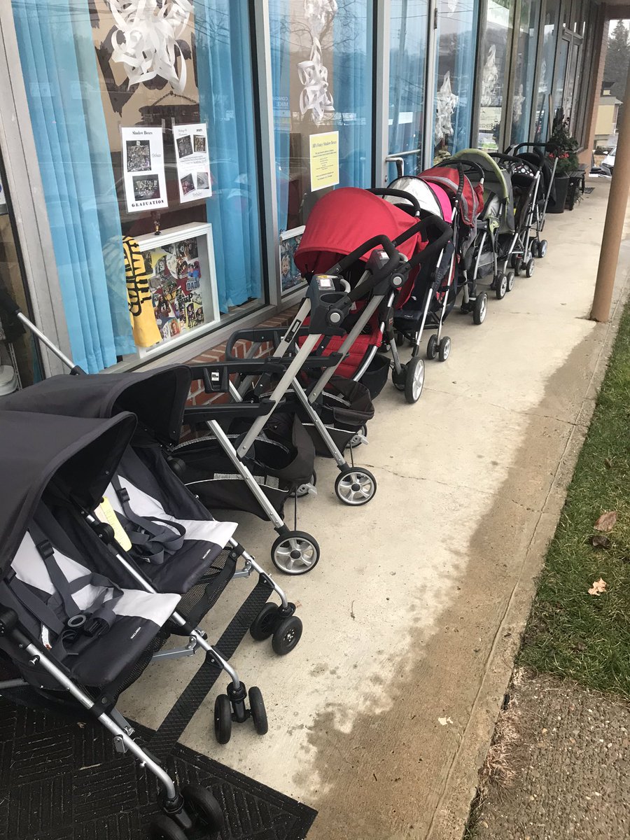 TheHasBin1's tweet image. Need a stroller?  We have a couple 😉 in stock! #thehasbintoo #kidsconsignment #shoplocalbethel