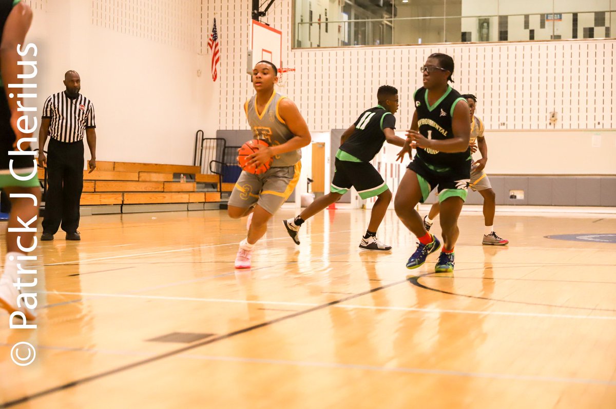south_epic's tweet photo. Leon Nicholas 21’
5pts, 5rbs, 3ast, 3stls

Jaylon Craig 21’
12pts, 5rbs, 5ast, 2stls

Chris Thompson 21’
18pts, 10rbs, 1ast, 5stls, 3blks
(Game Winning Free Throws)

Soloman Ogdegbe 21’
4pts https://t.co/scmLFQwjJj