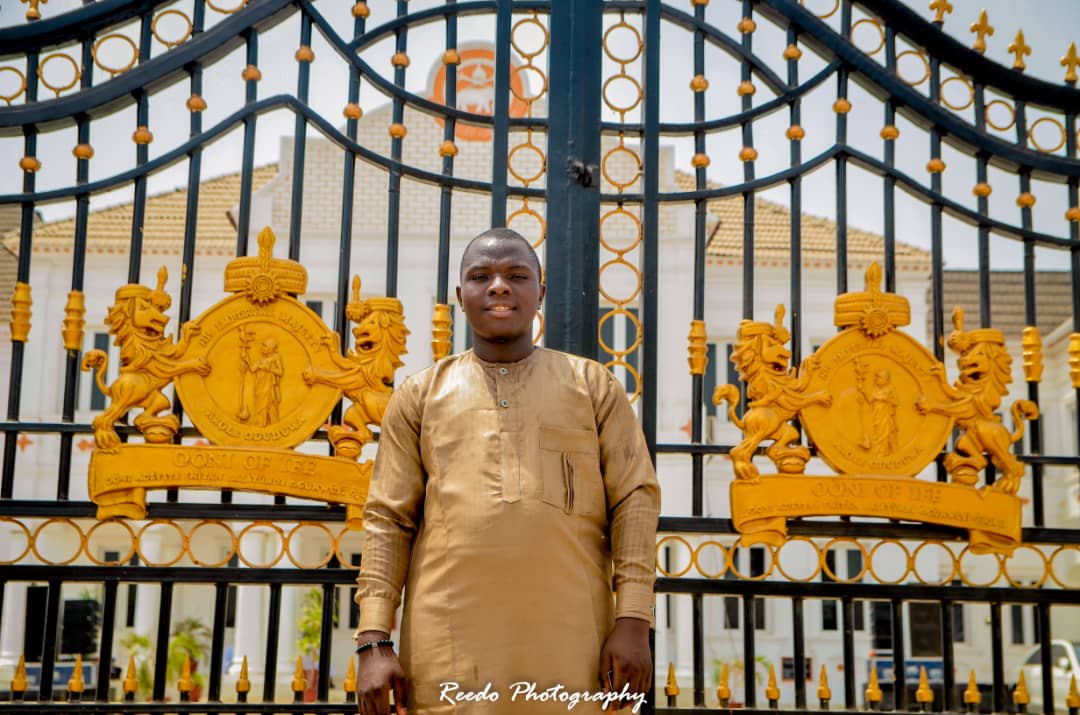 AA_Moshood's tweet photo. I've over 200 Pictures with different Pose!!😫😫
I don't know where and how to start.
Shall we?
#Excursion
#LLb2020
#FinalYear https://t.co/ExliNiMsxw