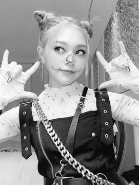 LariceRpg's tweet photo. Lᴀʀɪᴄᴇ Rᴘɢ ‘ ✨ 

#AlexaundraChristineSchneiderman

✮biseksüel, catgirl, 18, güzel sanatlar öğrencisi olarak aramıza katılmıştır.

⛧ @daisylandd hesabını takip edelim. https://t.co/5jOoStwooQ