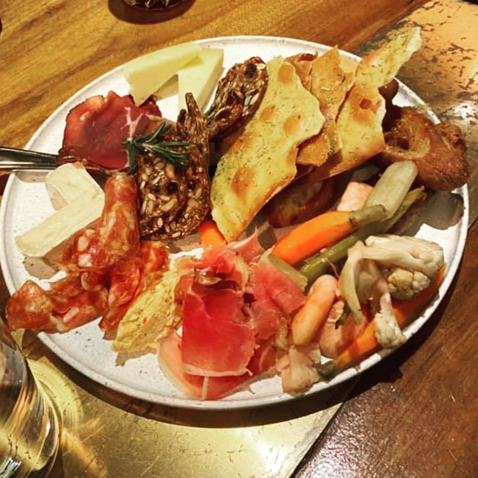 hyattatlanta's tweet image. Locally Sourced Cheese Plate Realness. Served tonight &amp;amp; every night (but not Sunday) in Polaris! Thx to all our local farms, butchers &amp;amp; dairies. And to the Wheeler Fam for the neat 📸!