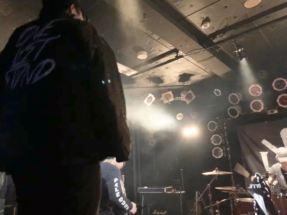 Kenta69_1983's tweet photo. 拝啓、ONE LAST STAND様。
時代は大きく変わりましたが、貴方達の様な素晴らしい若者が今を率いている事が何より嬉しいです。
これからより大きく羽ばたいていってください。
君達と出会えた事は人生の誇りです。
素晴らしき日をありがとう。
p.s.あんまり爺の涙腺を刺激しないでw
#onelastsand https://t.co/JbnyDyPT5z