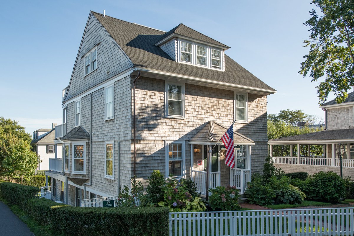 There’s no place like home (your #KelleyHouseMV home)! 🏠 #chappyhouse

👉Book a getaway today:  bit.ly/KelleyHouseWeb…