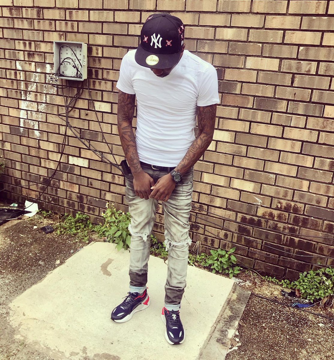 2much_Smokeee's tweet photo. You want match? 👹 #FREEBRONEM https://t.co/xvLPapAhbX