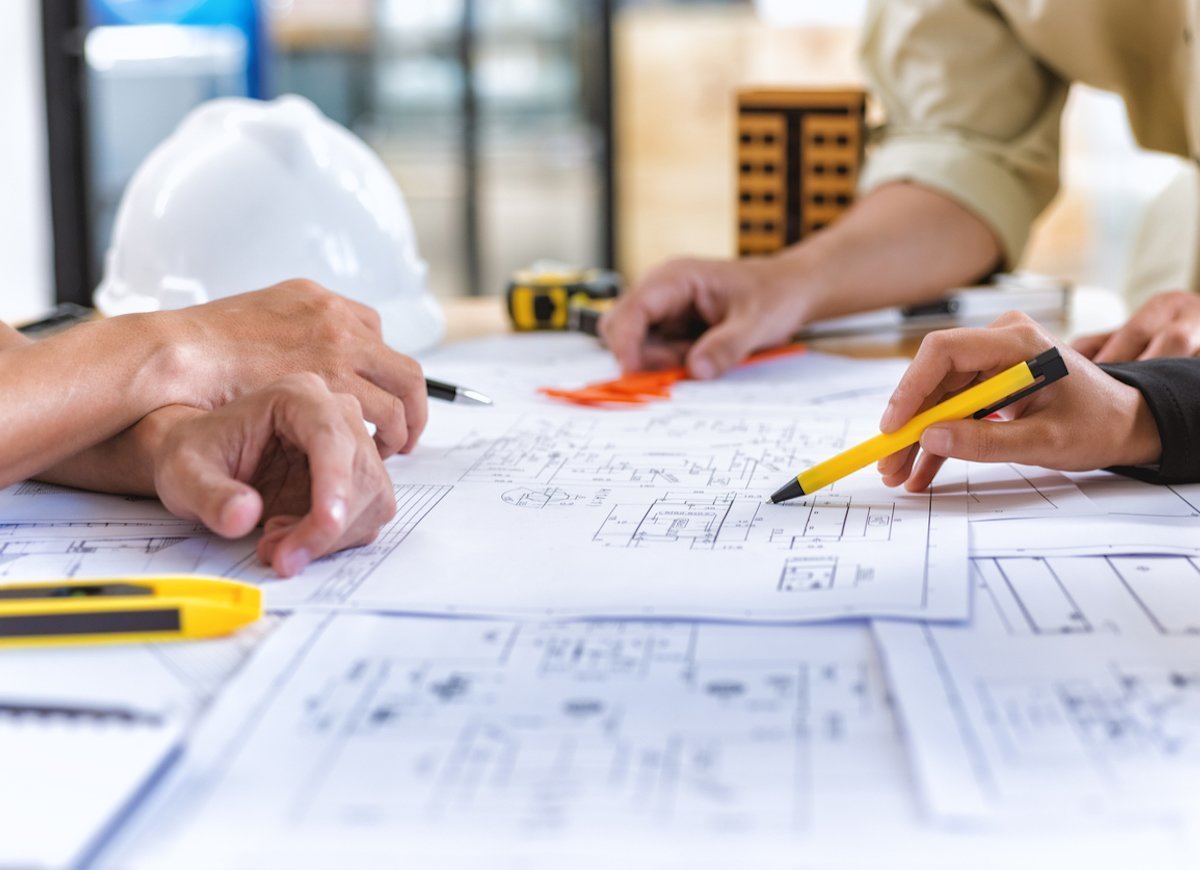 Decoding Shop Talk: Here's What Your Contractor Is Actually Saying bobvila.com/slideshow/deco…