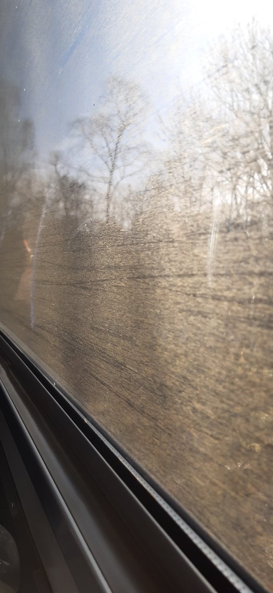 Park6Pro's tweet photo. @ScotRail @FWHLines Rumour has it it's like Narnia on the other side of this window. https://t.co/VtIfxdRJ9T